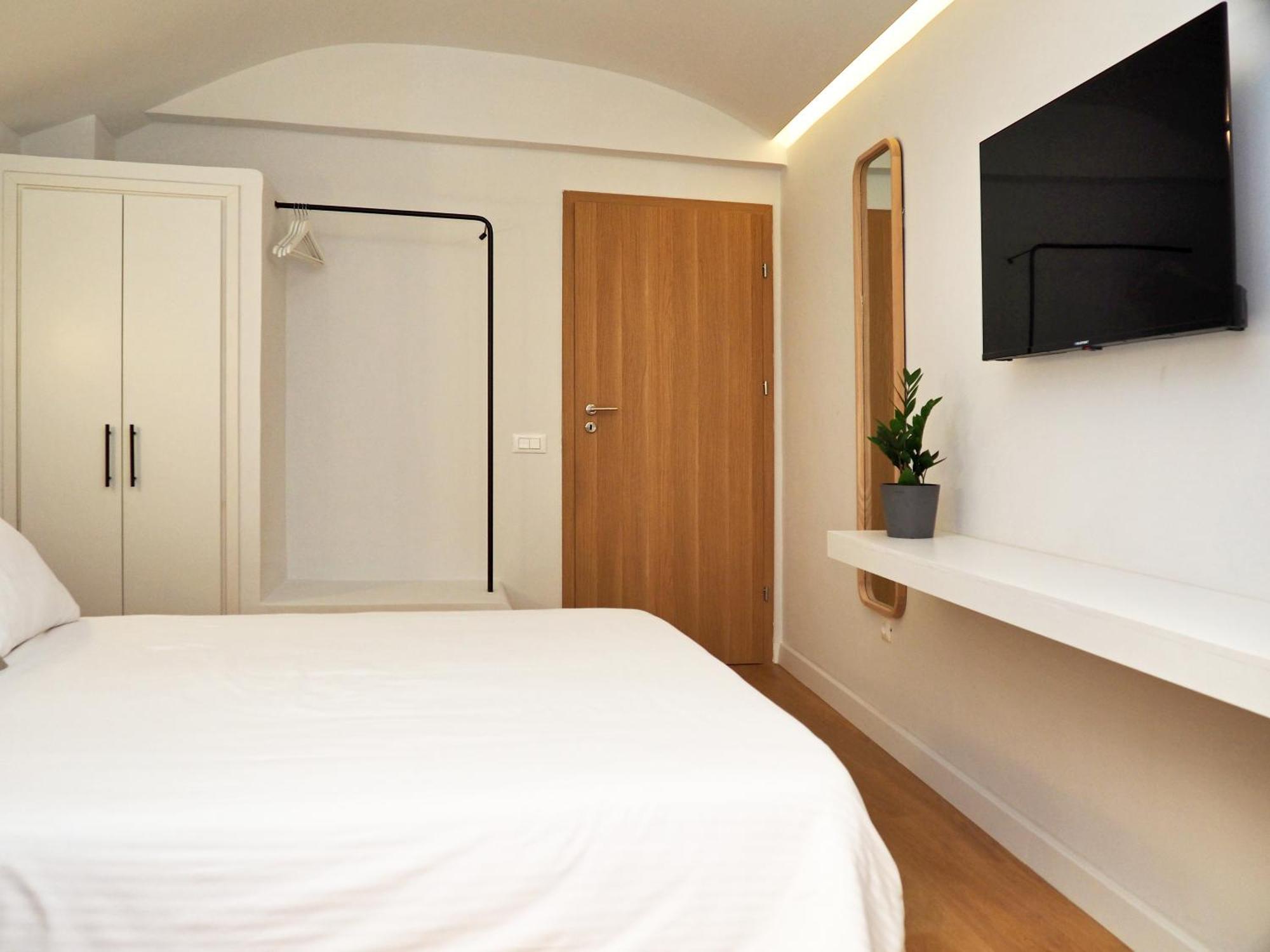 Times Elegant Rooms Ермополи Екстериор снимка
